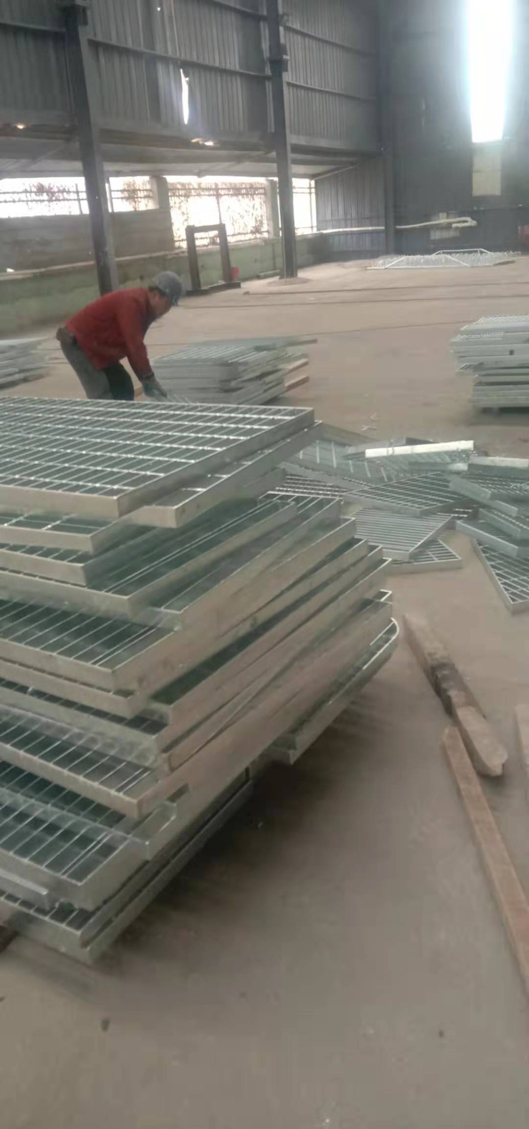 鋼格板國家標準與工地施工材料應用解析